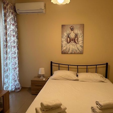 Ferienwohnung E & F Sea View Flat Néa Péramos Exterior foto
